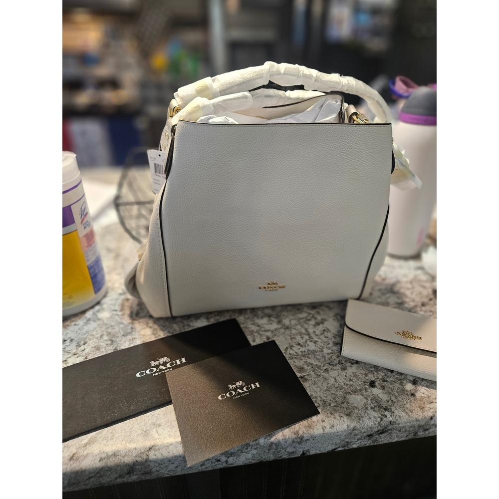 Coach Leather Shoulder Bag Tote White With Wallet And Dust Bags NWT..